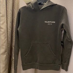 NWT TALENTLESS BOY JUNIOR CIRCLE LOGO GRAY SML